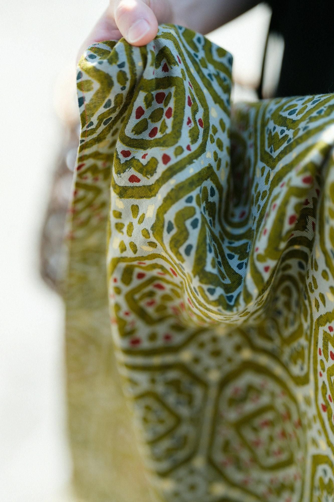 Isemomen Cotton Short Scarf / Ceramic Tile