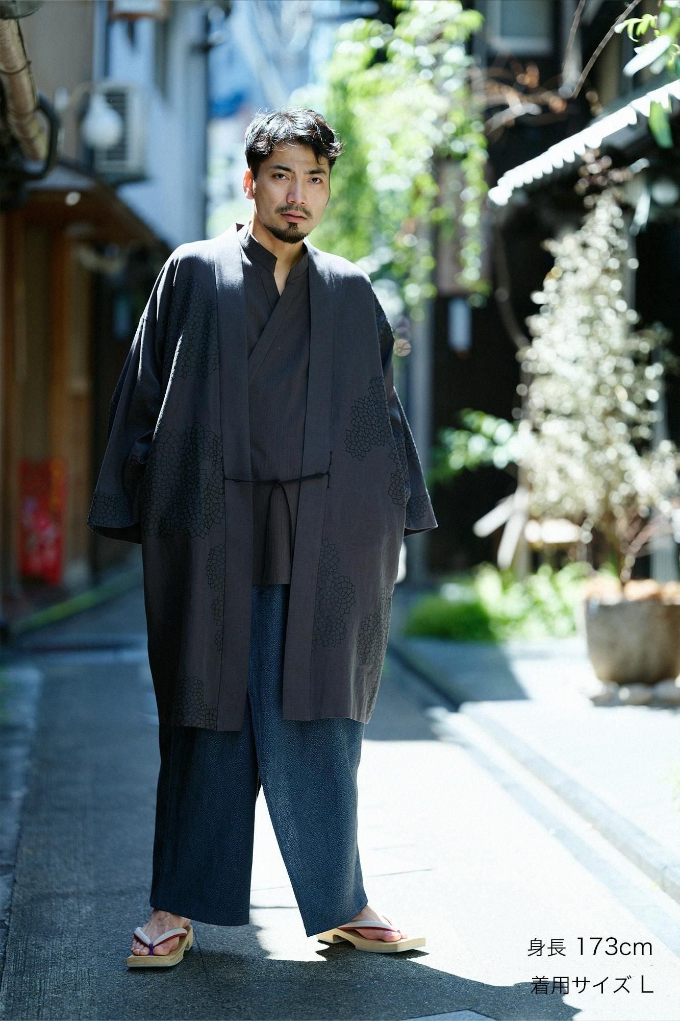 Cotton Linen-Rayon Blend Hanten Long-sleeved Jacket Mid-length Single Layer / Chrysanthemum in Clouds Ink Black