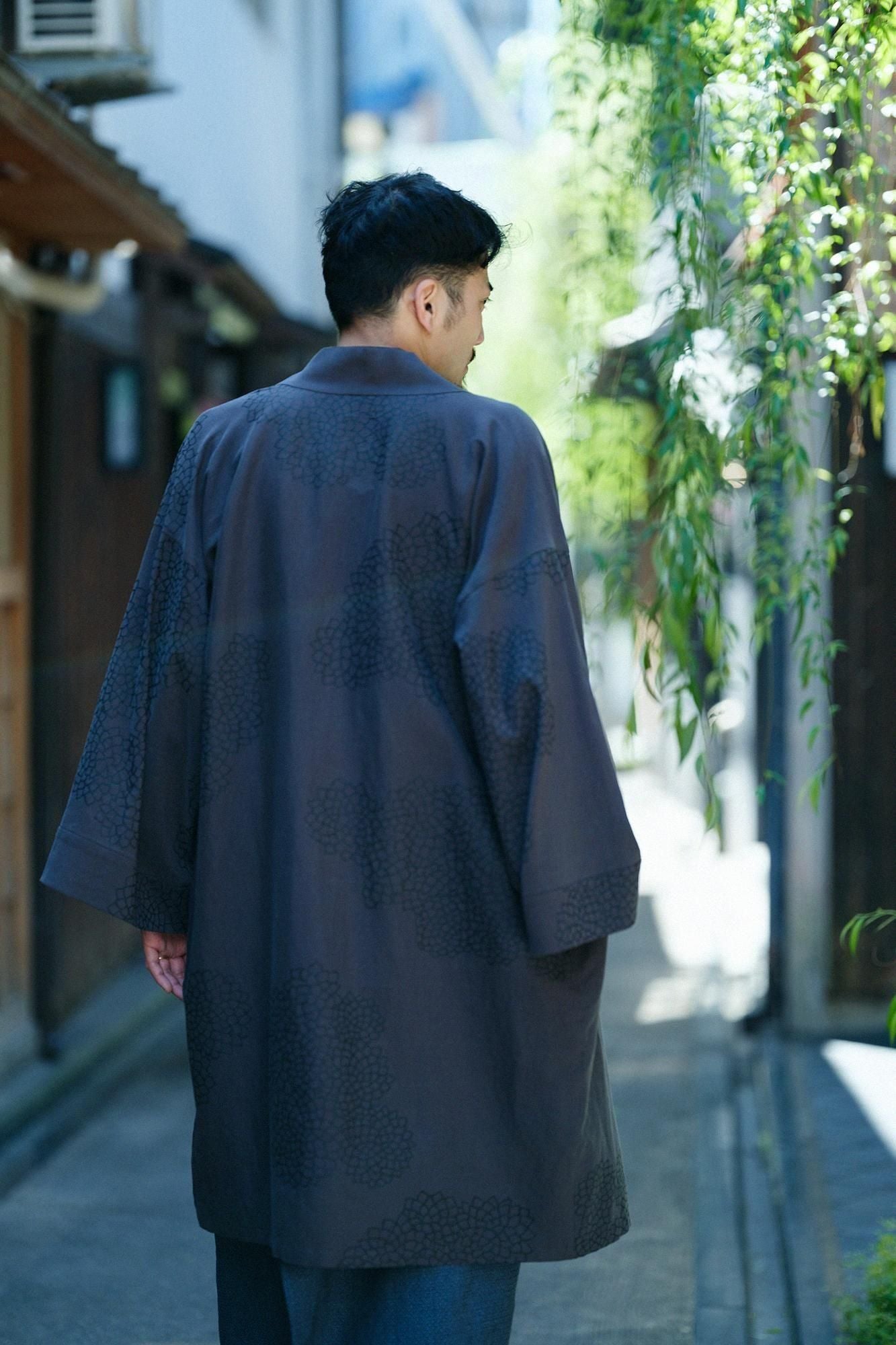 Cotton Linen-Rayon Blend Hanten Long-sleeved Jacket Mid-length Single Layer / Chrysanthemum in Clouds Ink Black