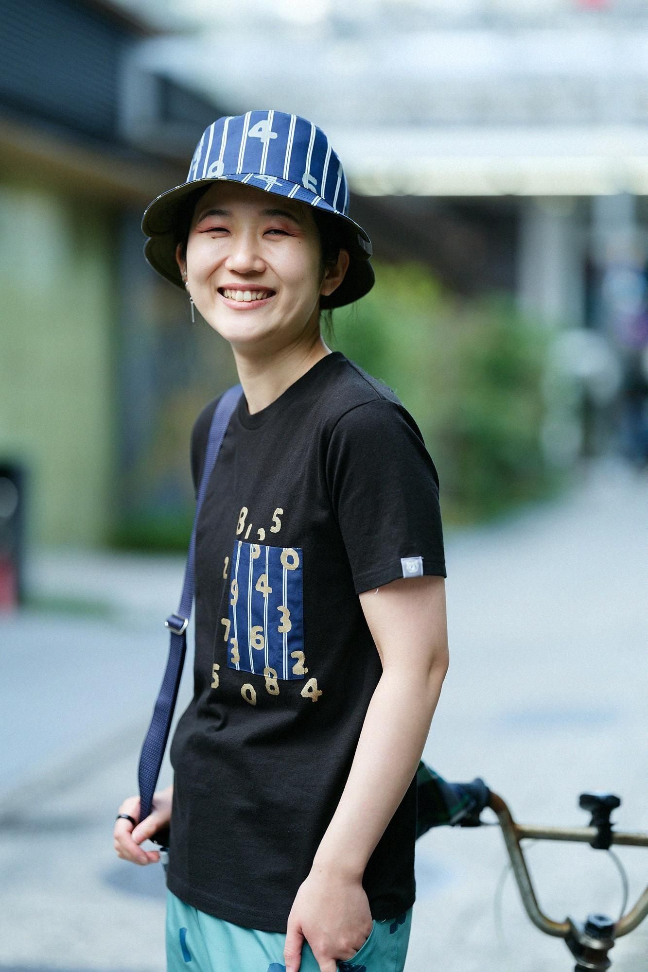 【期間限定10%OFF】緞面條紋布雙面用BIKE 帽子／SO-SU-U十數 藍黑色（※預計於4月29日～5月2日左右發貨）