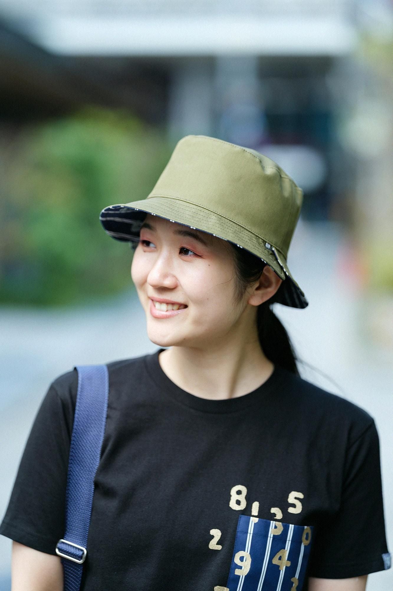 【期間限定10%OFF】緞面條紋布雙面用BIKE 帽子／SO-SU-U十數 藍黑色（※預計於4月29日～5月2日左右發貨）