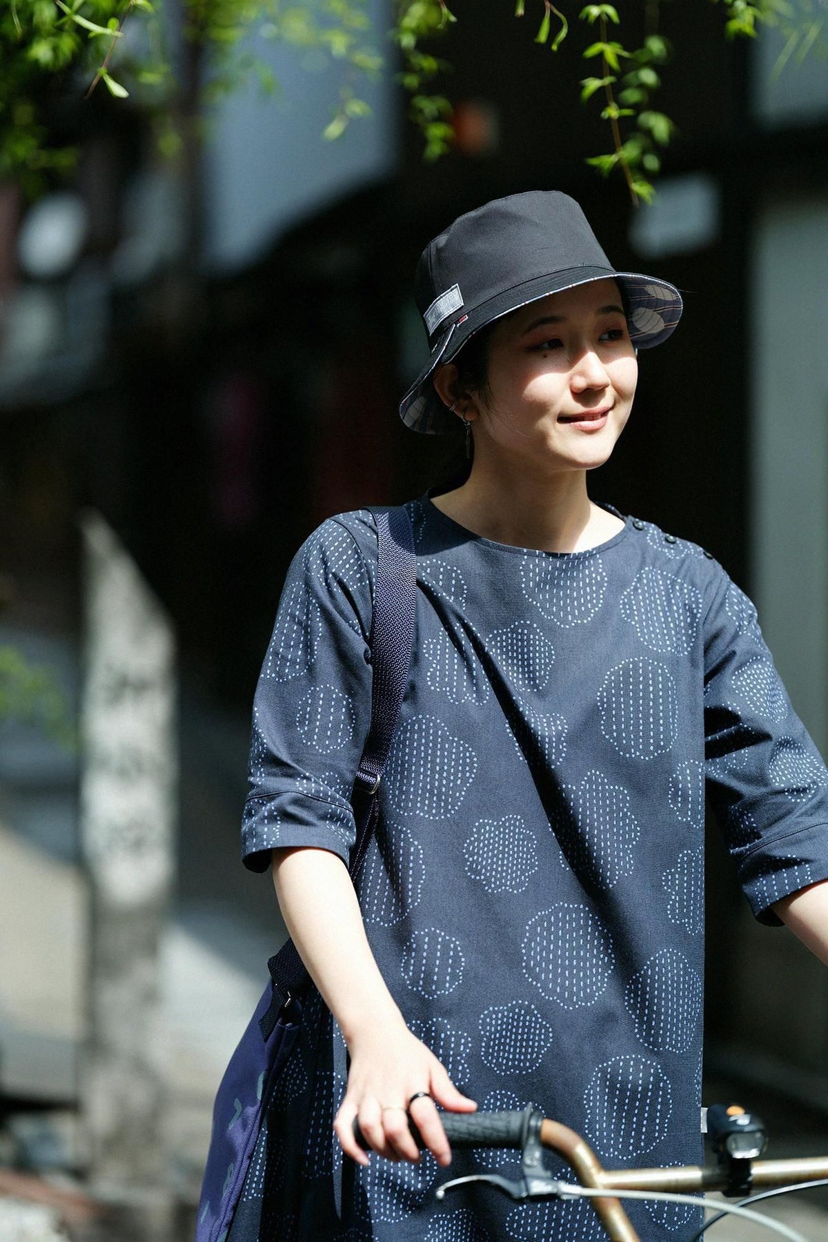 【3월 10일경 발송 예정】 새틴 스트라이프 리버시블 BIKE HAT／스이교쿠 청청