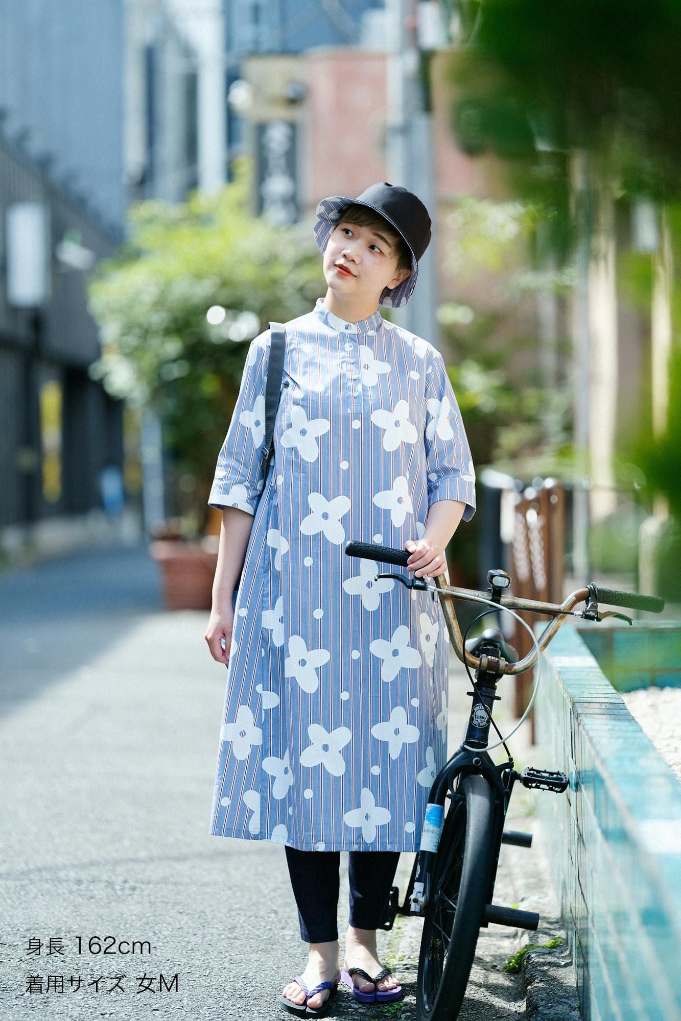 새틴 줄무늬 BIKE원피스／산꽃바람 네이비 블루