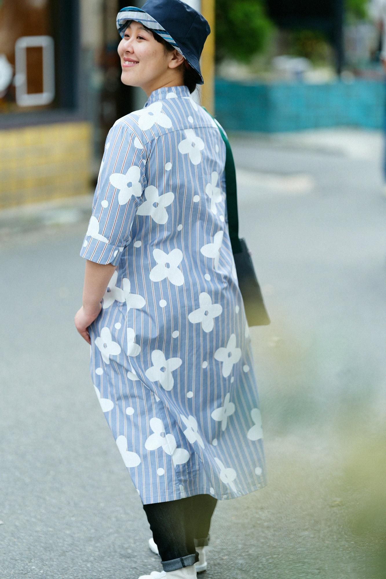 새틴 줄무늬 BIKE원피스／산꽃바람 네이비 블루