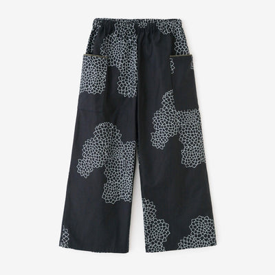 【net限定】繻子織（しゅすおり） 方袋（ほうび）もんぺ／雲間（くもま）に菊 留紺（とめこん）