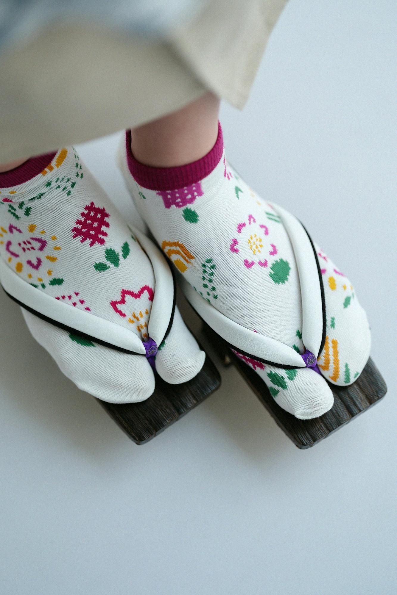 在Tabi Socks（长长的长度） /此处[男女]