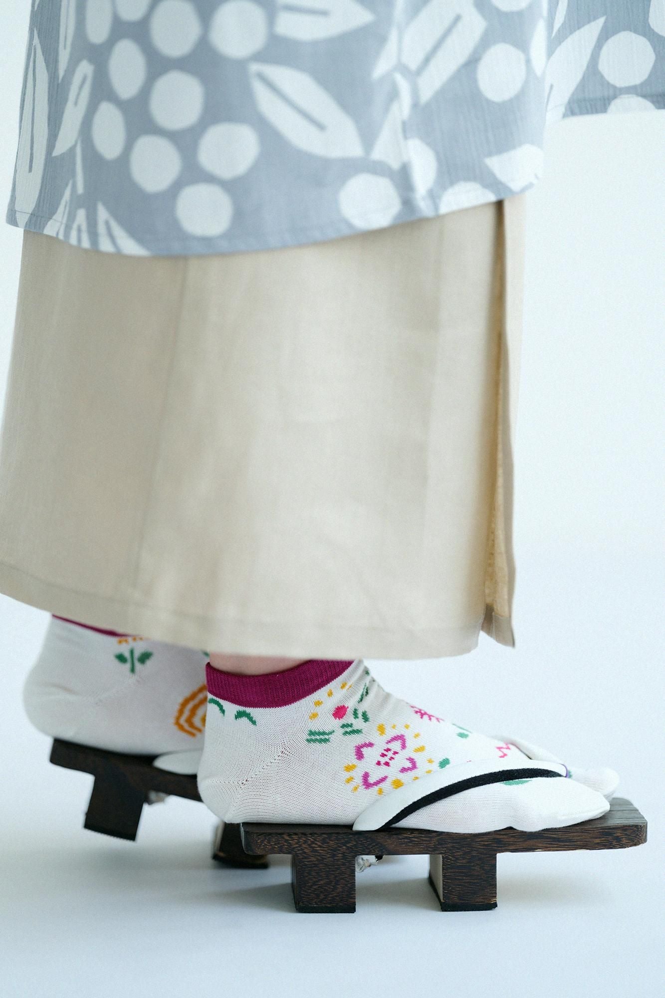 在Tabi Socks（长长的长度） /此处[男女]