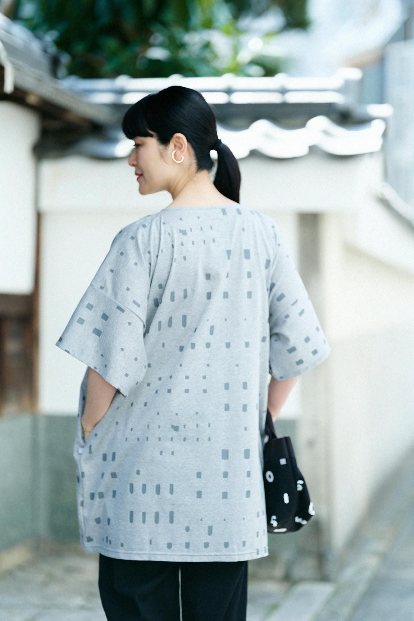 鹿之子編針織 平袖船領長版上衣／窗 灰白色