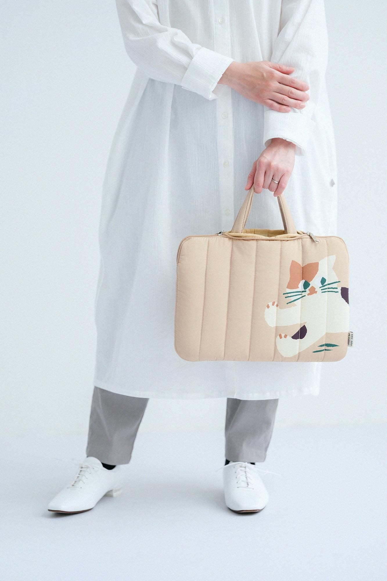 SOU・SOU×誠品書店 PCポーチ／三毛猫 ベージュ