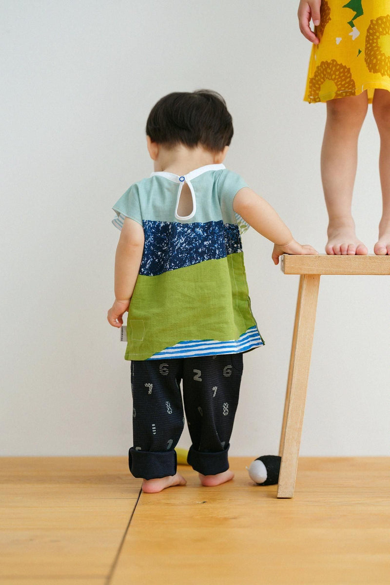 Slightly Patterned Skinny Pants