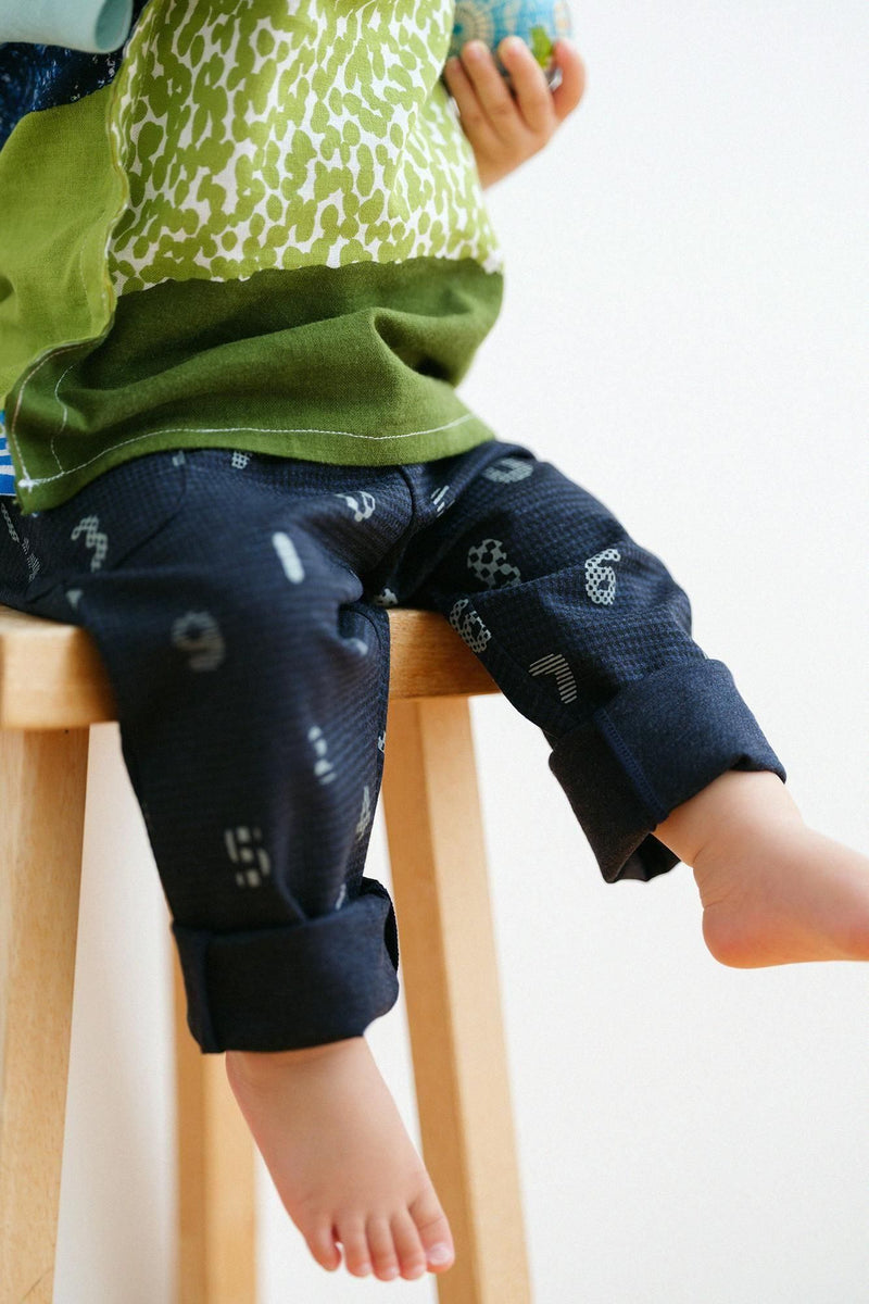 Slightly Patterned Skinny Pants