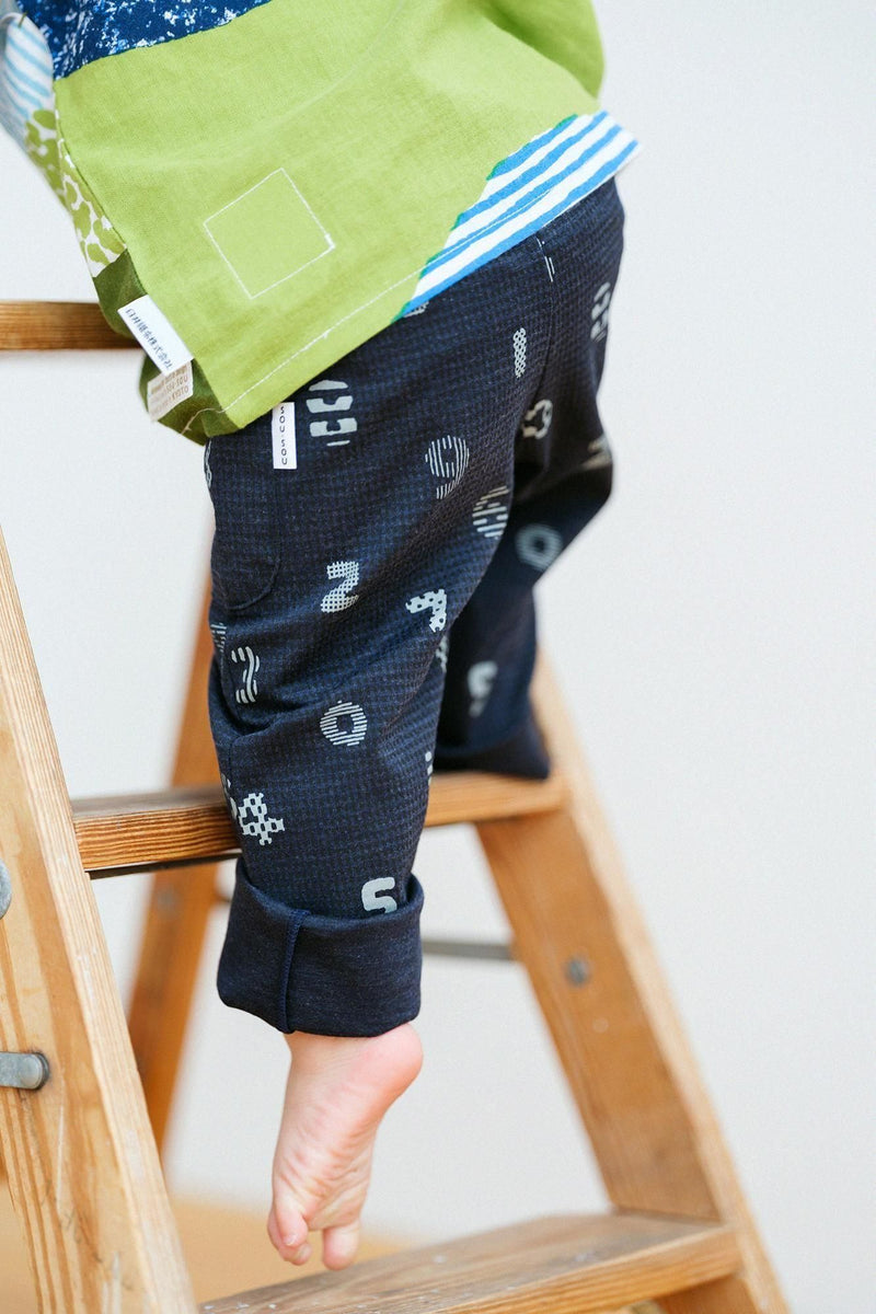 Slightly Patterned Skinny Pants