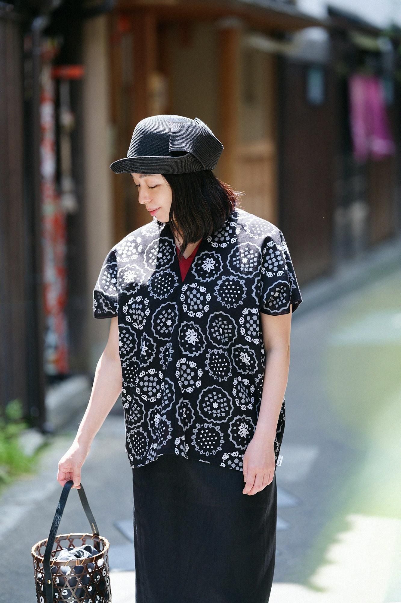 Ise Momen, Dutt, quadratische Kleidung, zweiteilig/Blumenstickerei