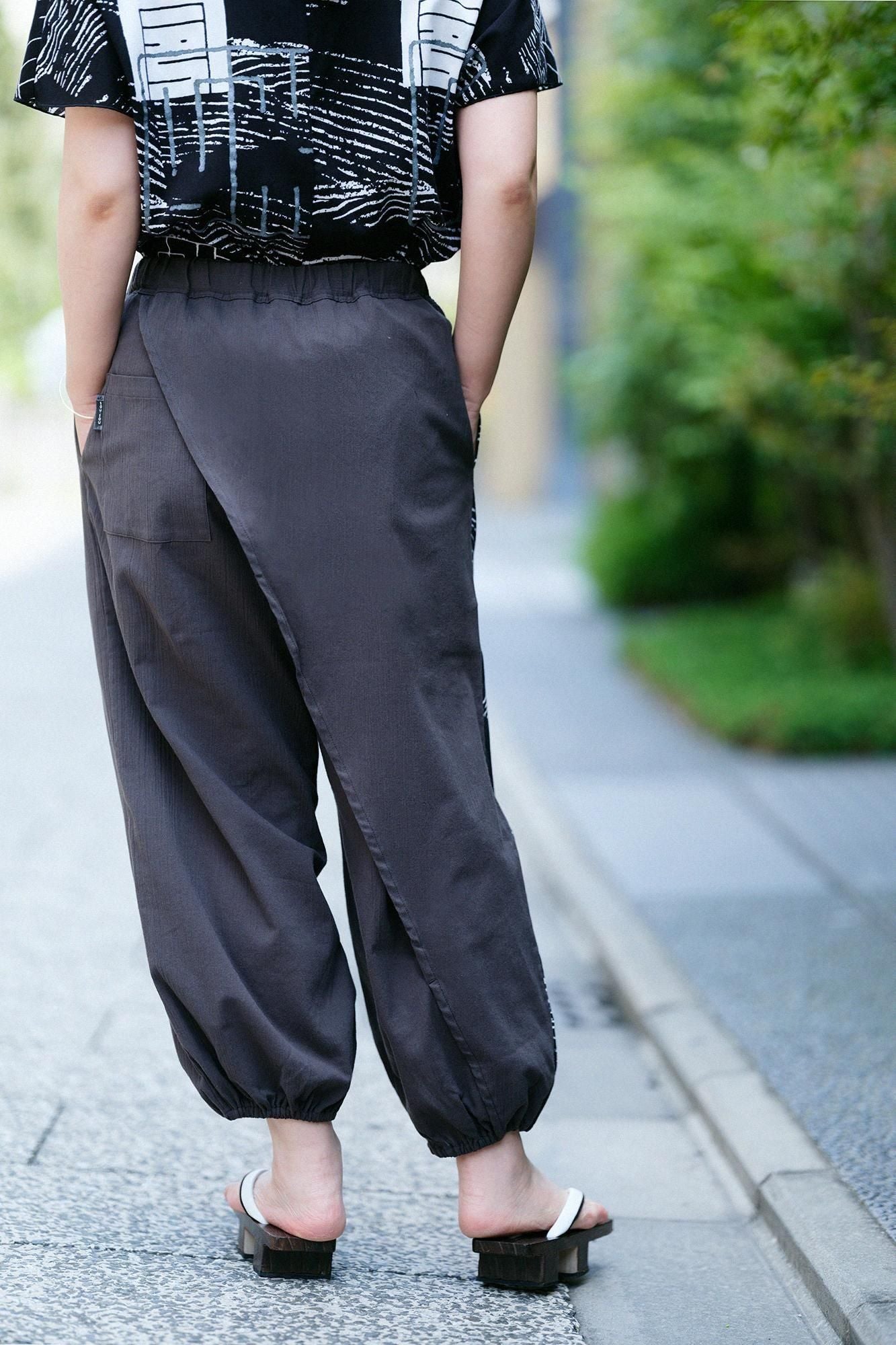 Chizimi Cotton 20/20 Wrap Harem Pants Bi-color / Dark Grey × Wave of Reiwa