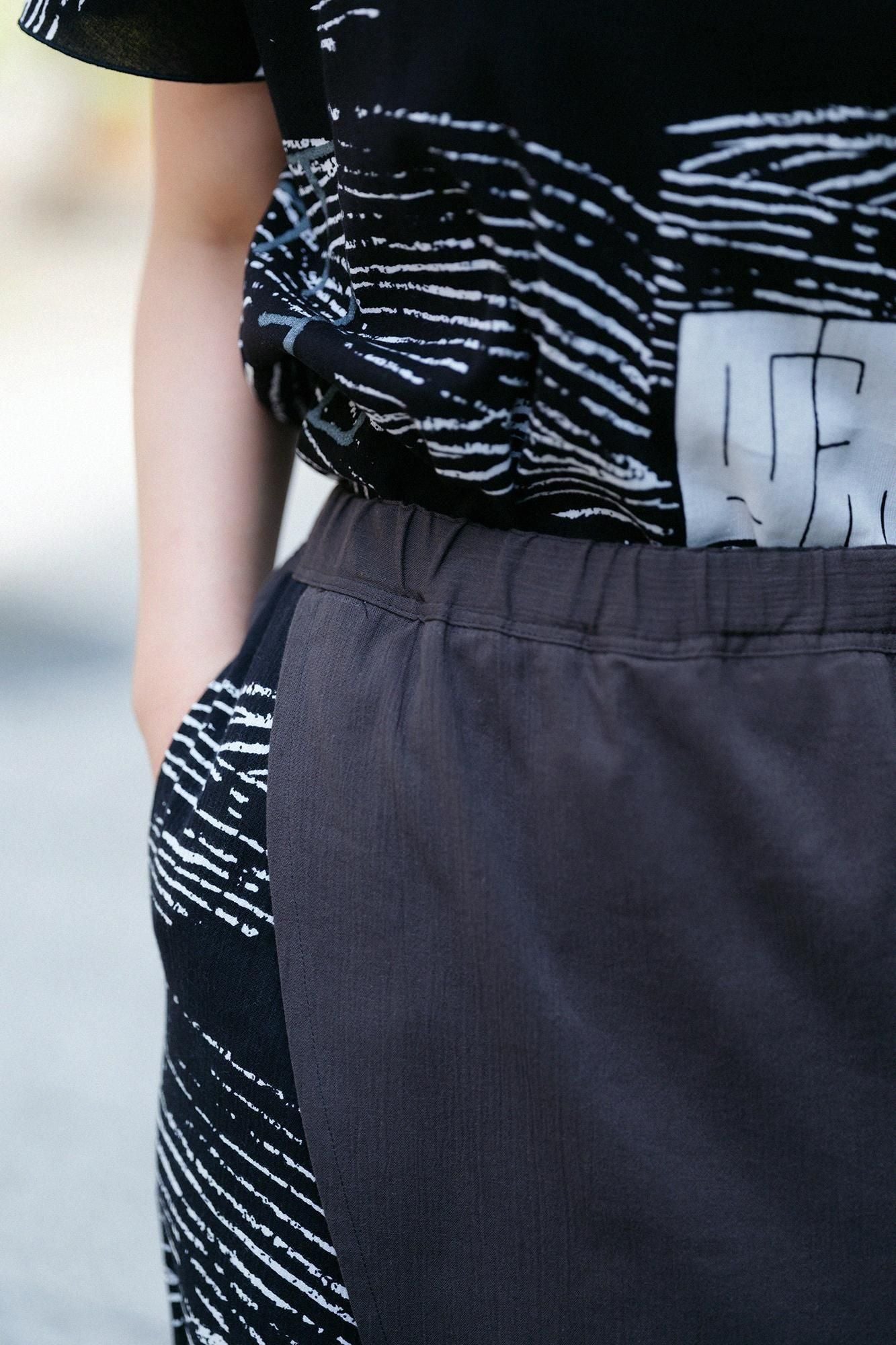 Chizimi Cotton 20/20 Wrap Harem Pants Bi-color / Dark Grey × Wave of Reiwa