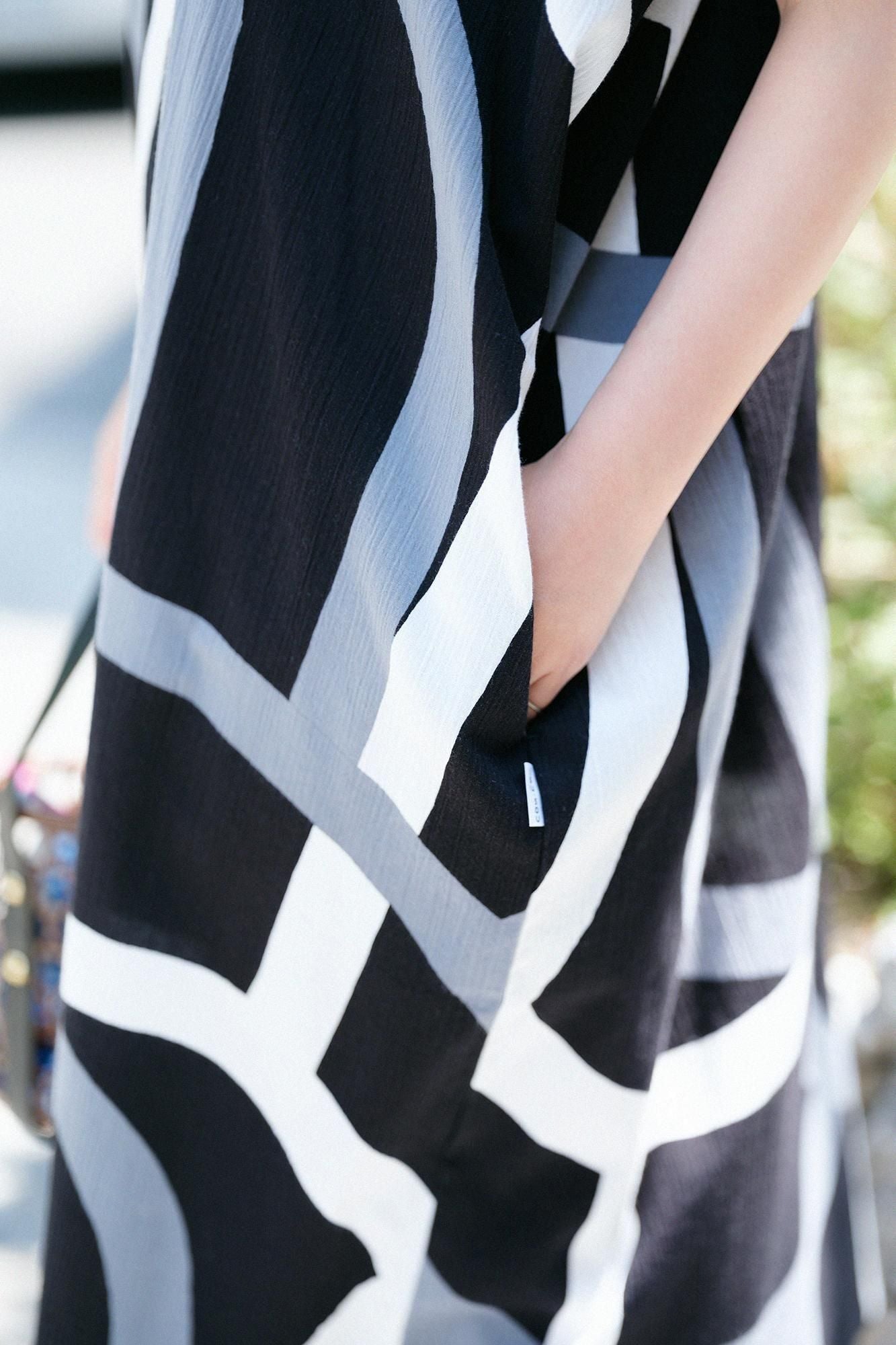 高島縮棉 20/20長方形洋裝／瀑布 黑色