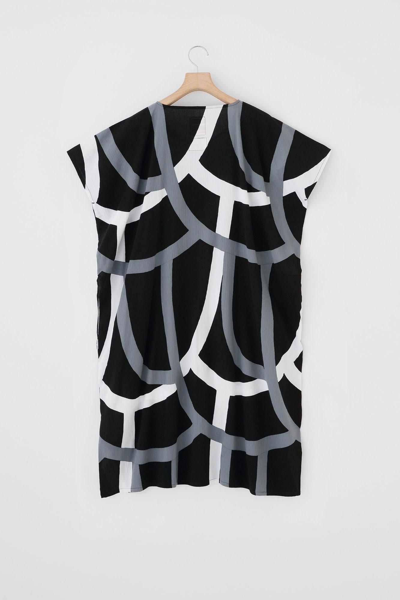 高島縮棉 20/20長方形洋裝／瀑布 黑色