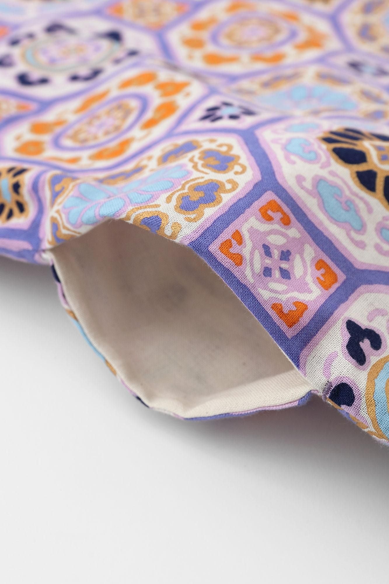 ISE棉花，文字，矩形长袍，两个尸体，辉煌的红紫木