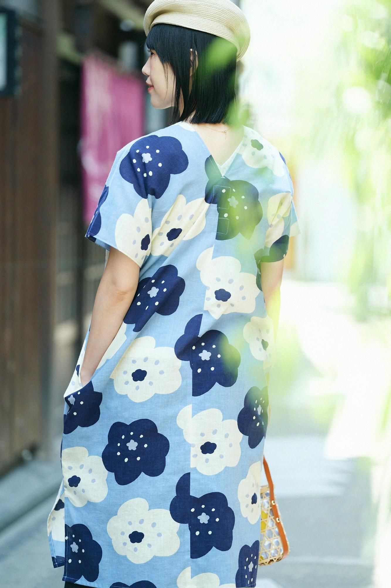 Isemomen Bun Rectangular Dress Split Joint / Smile Light Indigo