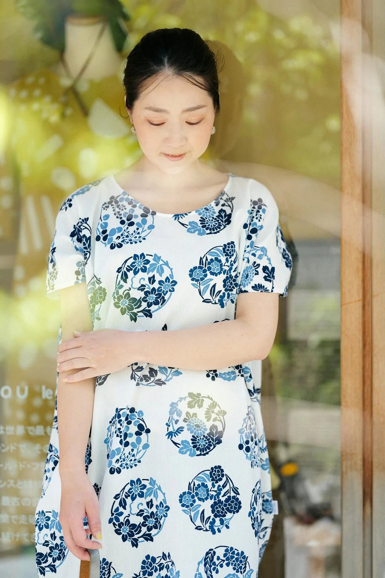 [Expédition prévue vers le 23 juin] Takashima Jiji 20/20 Teinture indigo (Ainasen) Vêtement rectangulaire (Chouhoukei) / Motif Hanamaru (Hanamaru Monyo)