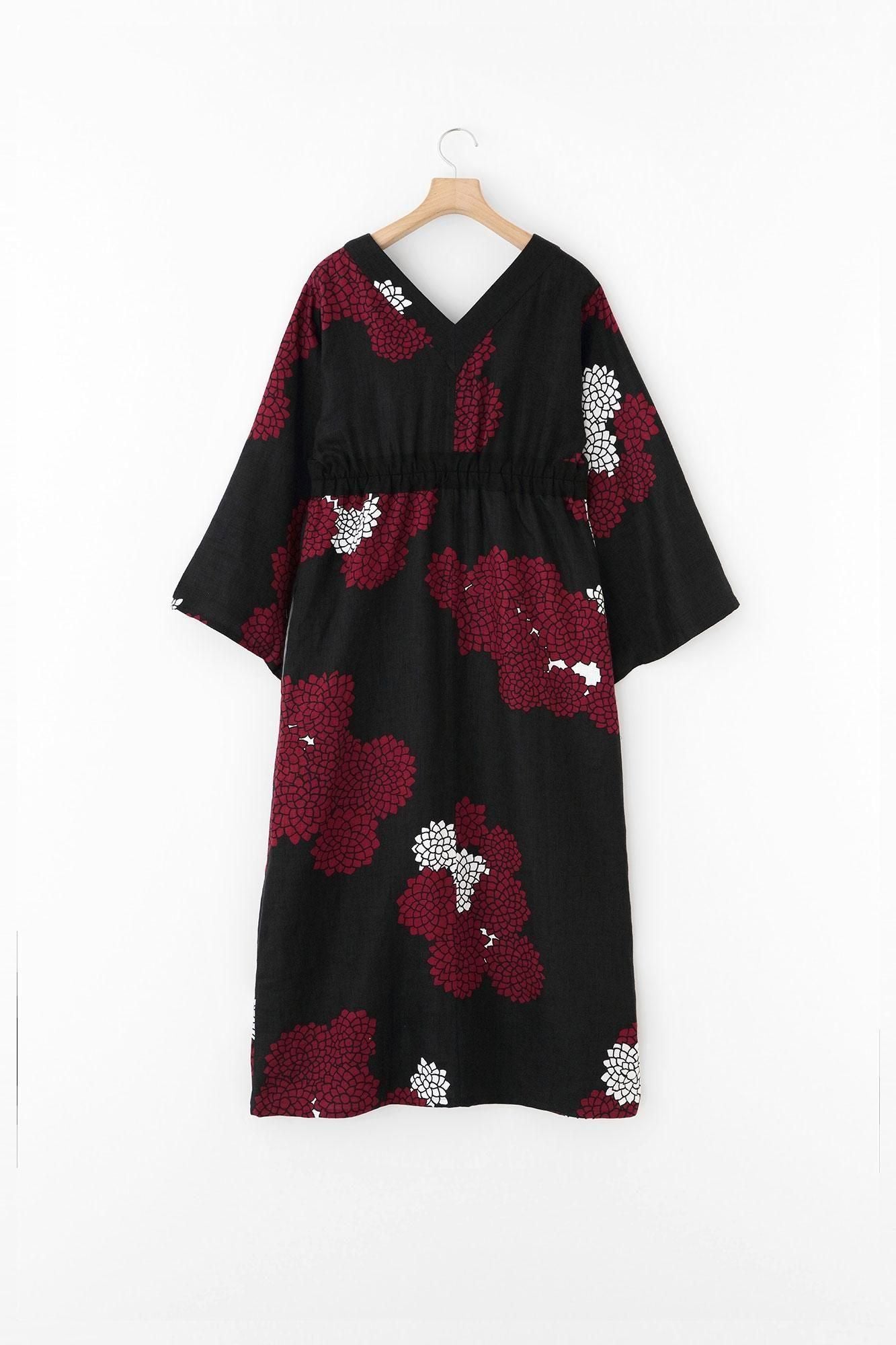 麻 ゆかたみたて／雲間（くもま）に菊