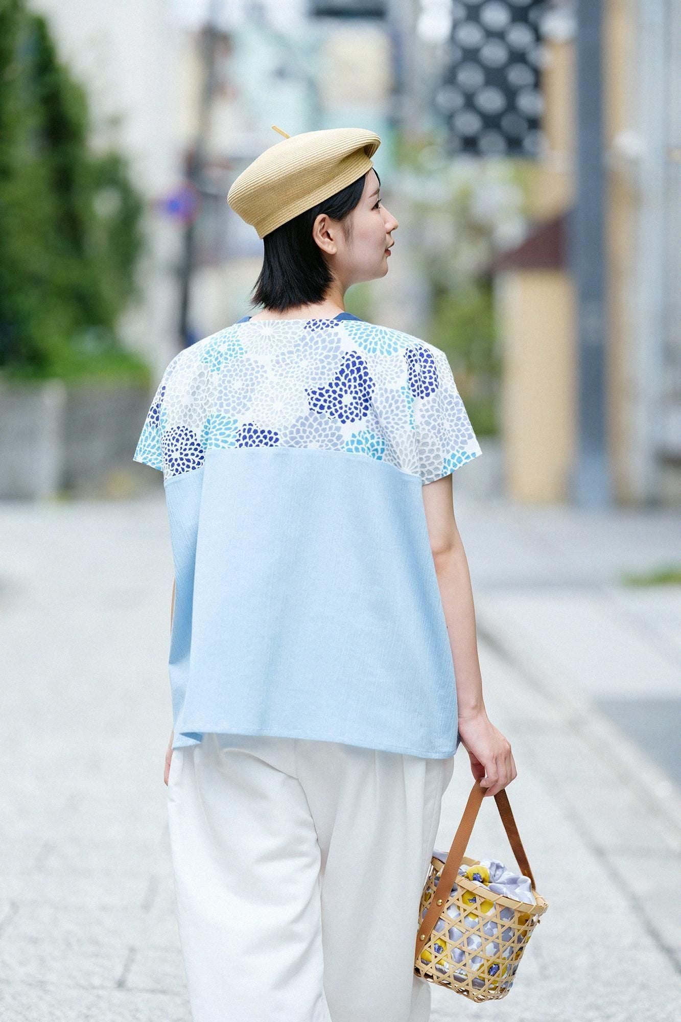 Chizimi Cotton 20/20 Square Top Bi-color Pattern on Shoulder / Chrysanthemum Seiran × Light Blue