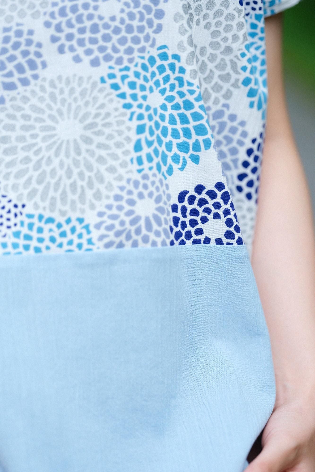 Chizimi Cotton 20/20 Square Top Bi-color Pattern on Shoulder / Chrysanthemum Seiran × Light Blue