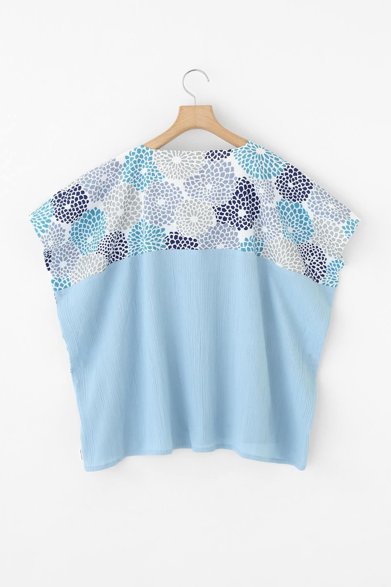 Chizimi Cotton 20/20 Square Top Bi-color Pattern on Shoulder / Chrysanthemum Seiran × Light Blue