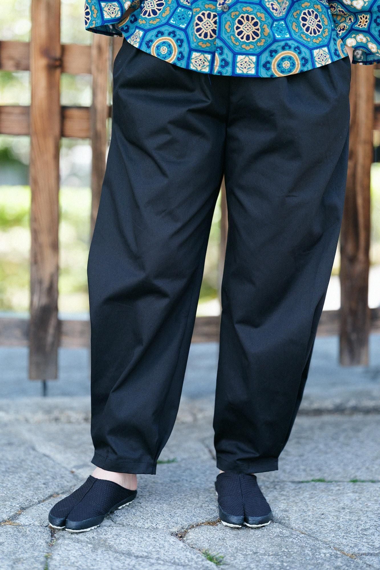 高密度 綾織（あやおり） 二ノ襞（にのひだ）もんぺ つぼみ／濡羽色（ぬればいろ）