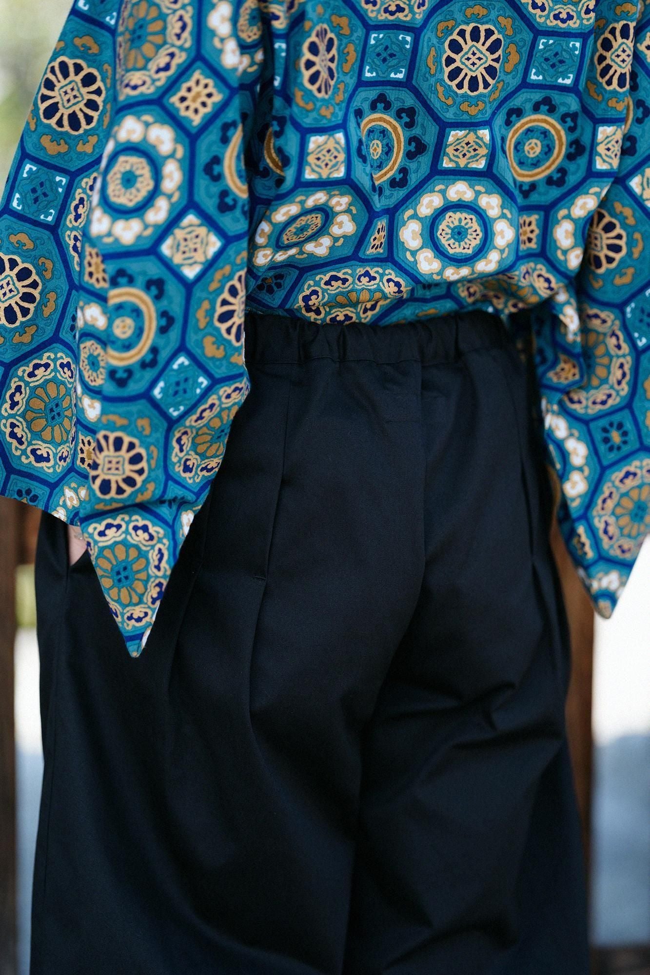 高密度 綾織（あやおり） 二ノ襞（にのひだ）もんぺ つぼみ／濡羽色（ぬればいろ）