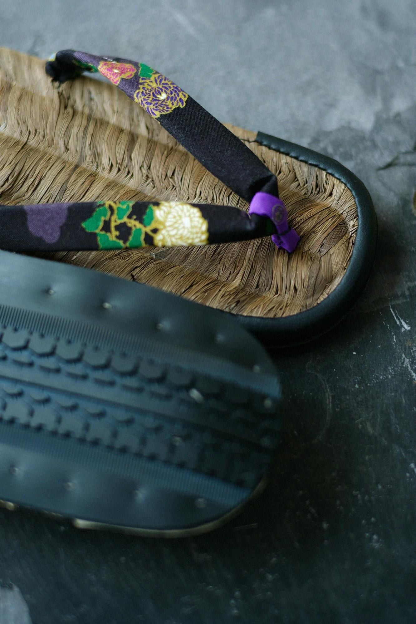 Sandales Zori asabura Crow table/Chrysanthème sur couverture nuageuse (Kumodori)