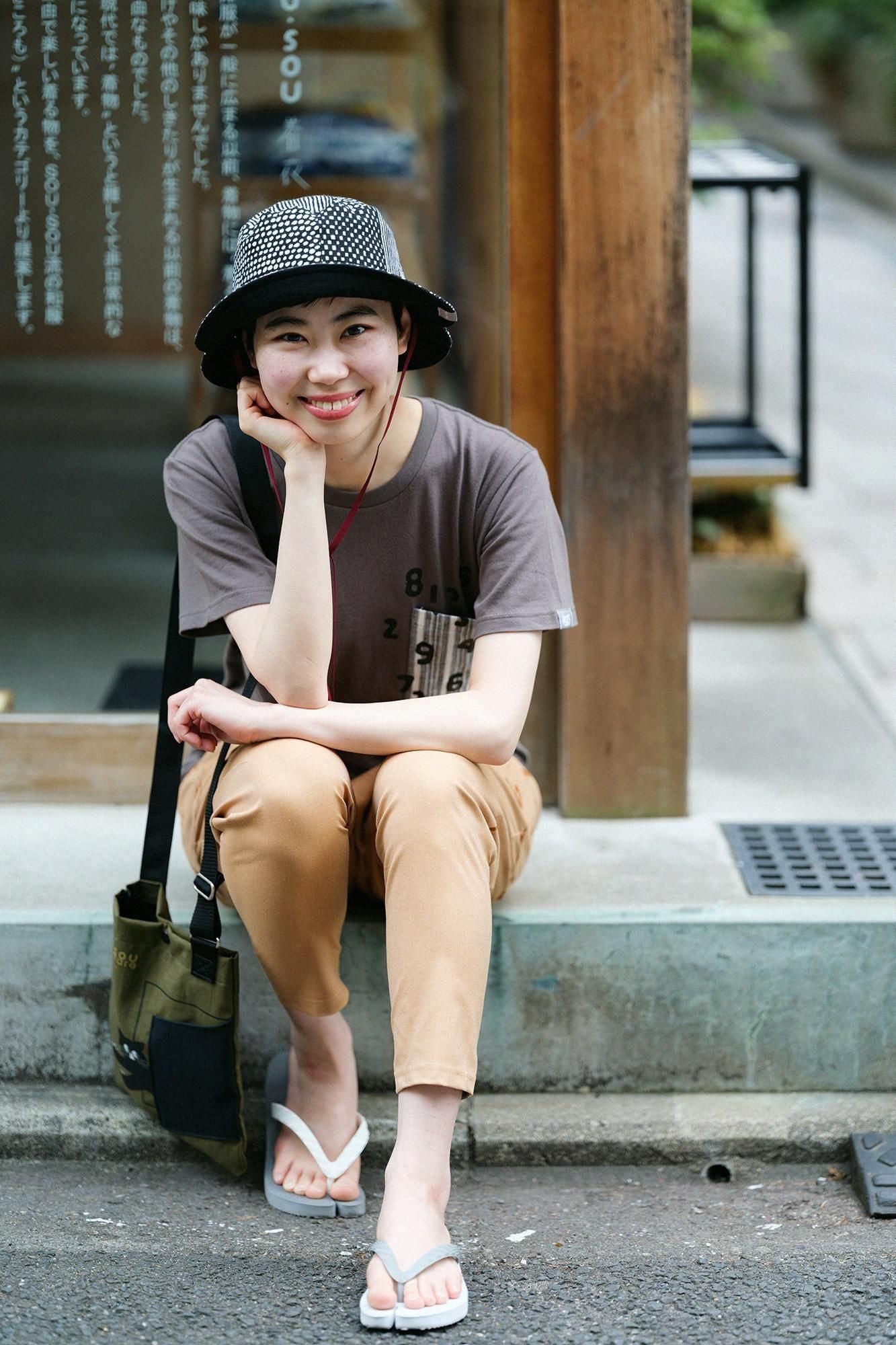 短袖口袋T恤[5.0] /木炭X SO-SU-U Kon（Kon）2