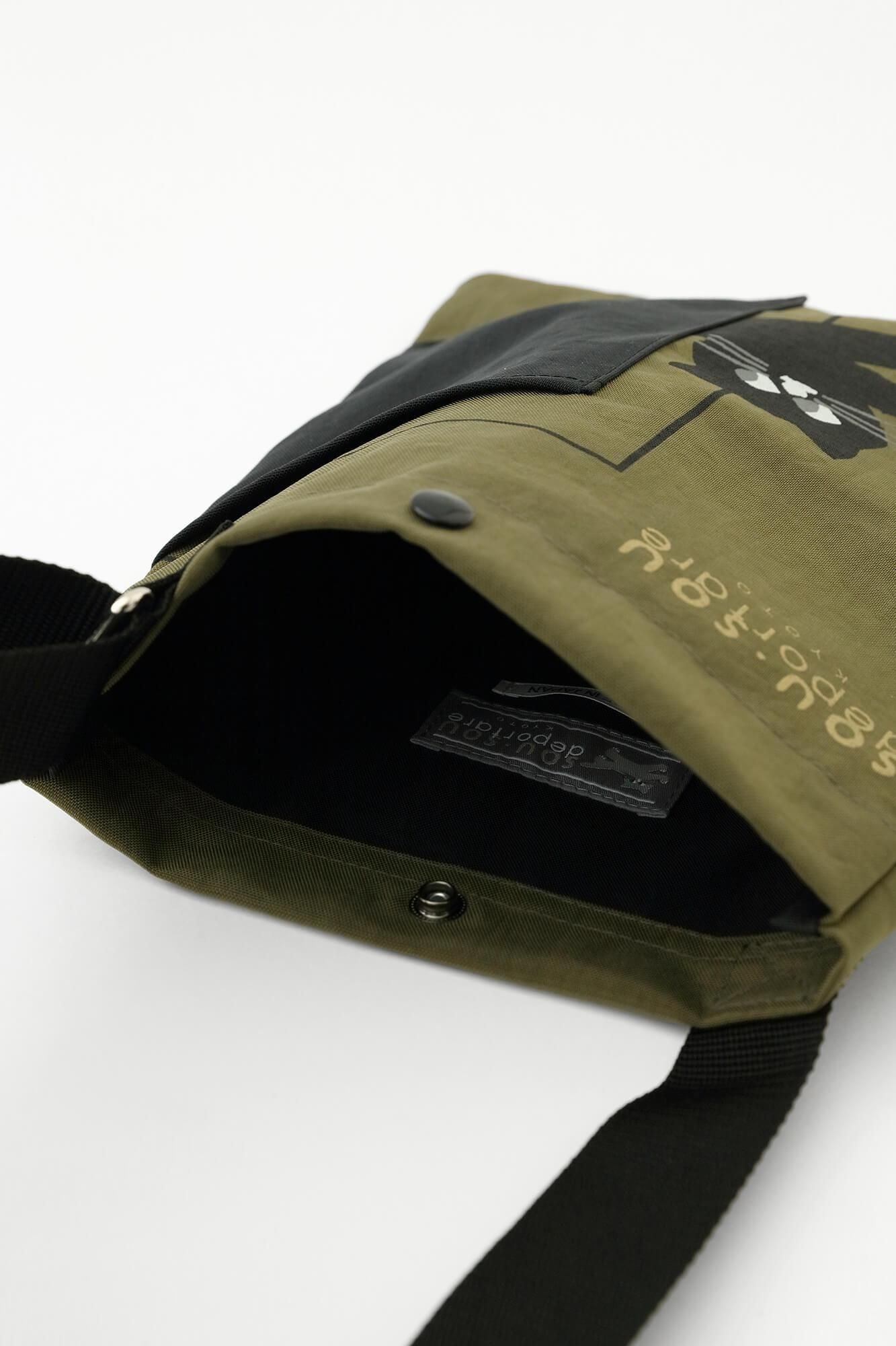 escape ナイロン サコッシュ 小／カーキ