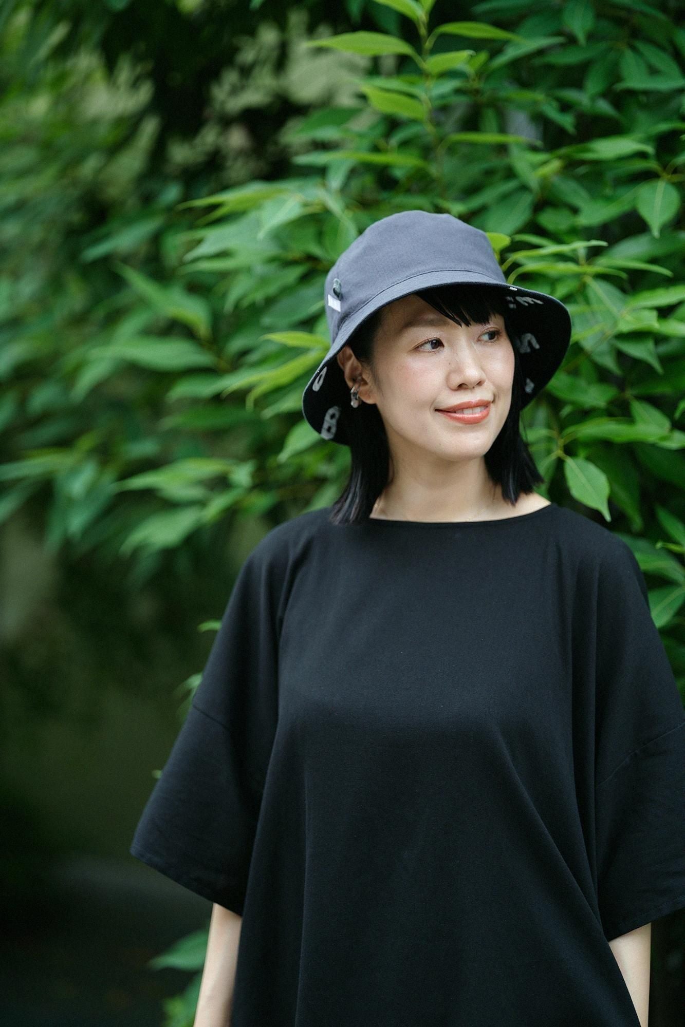 高島縮 20/20 リバーシブルハット／SO-SU-U 濡羽色（ぬればいろ）