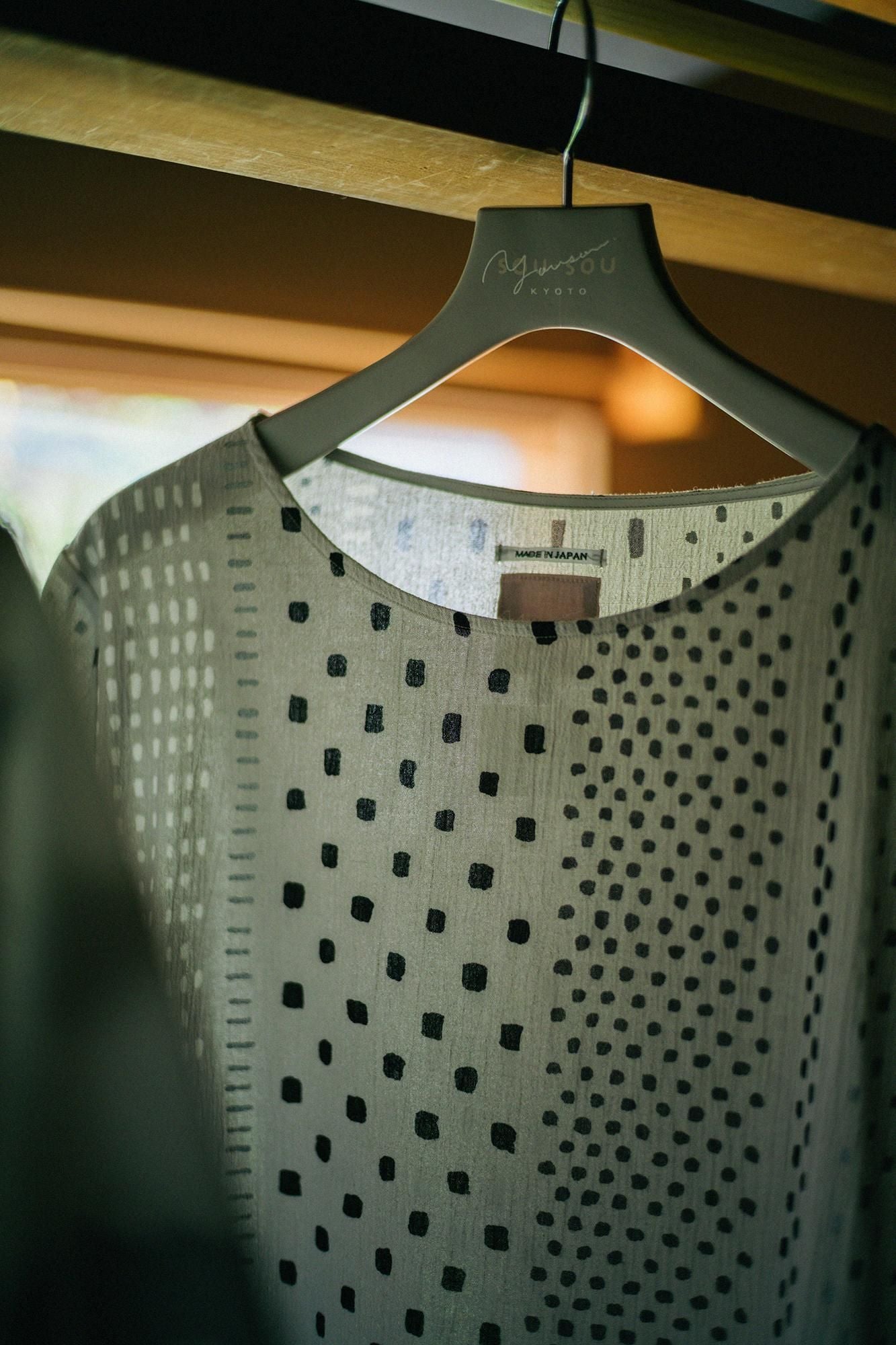 Chizimi Cotton 20/20 Elbow Length Sleeve Tunic / Hail Stripes