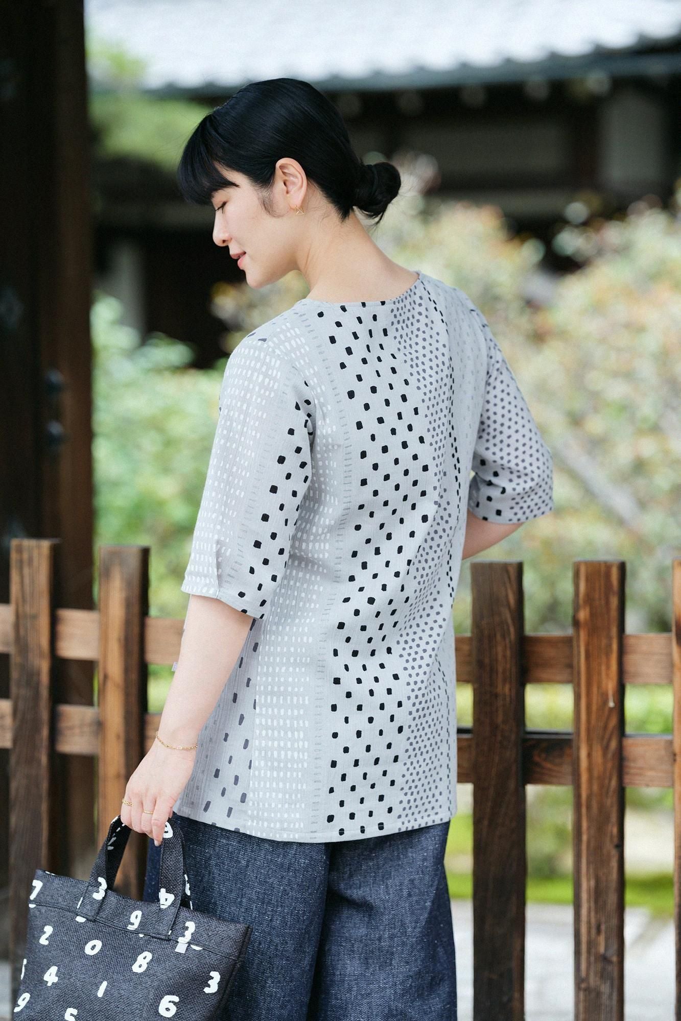 Chizimi Cotton 20/20 Elbow Length Sleeve Tunic / Hail Stripes