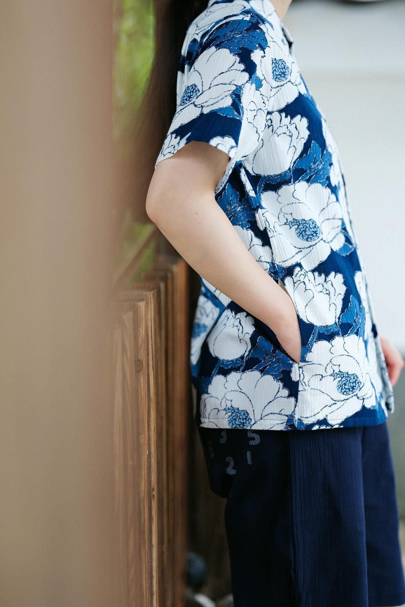 高島縮棉 20/20藍捺染立領短袖襯衫SP／牡丹華