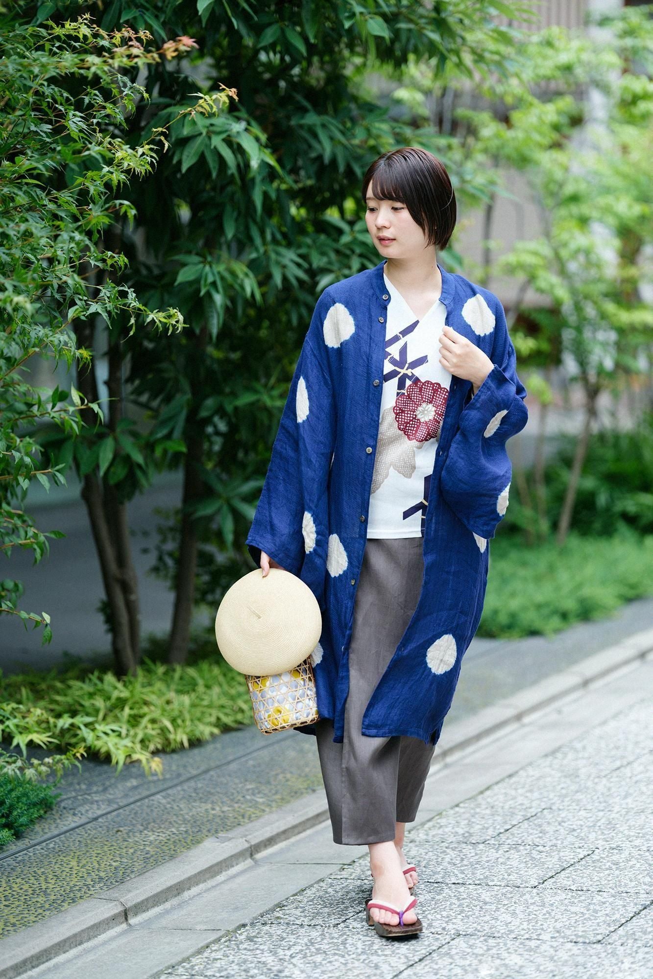 Chizimi Cotton 40/40 V-neck Shirt Elbow Length Sleeve / Fenced Chrysanthemum-Recreation