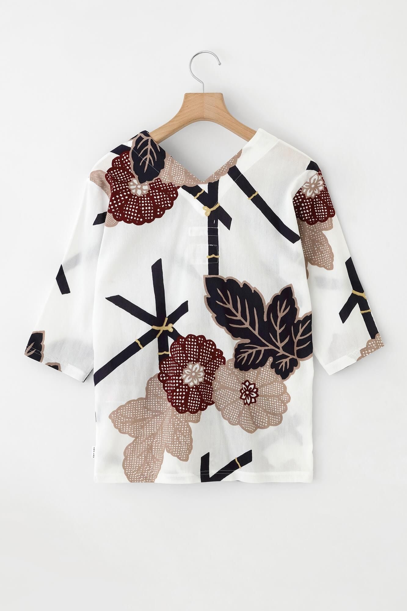 Chizimi Cotton 40/40 V-neck Shirt Elbow Length Sleeve / Fenced Chrysanthemum-Recreation