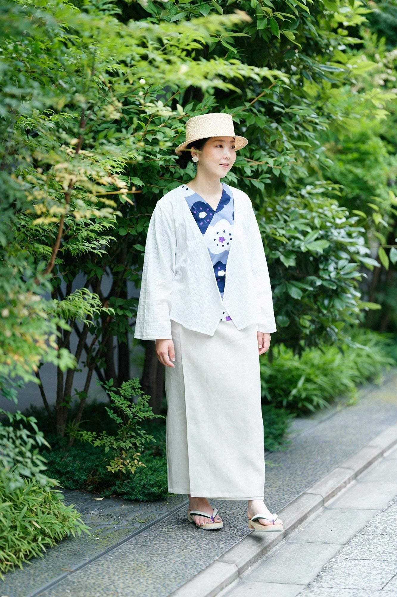 Chizimi Cotton 40/40 V-neck Shirt Elbow Length Sleeve / Smile