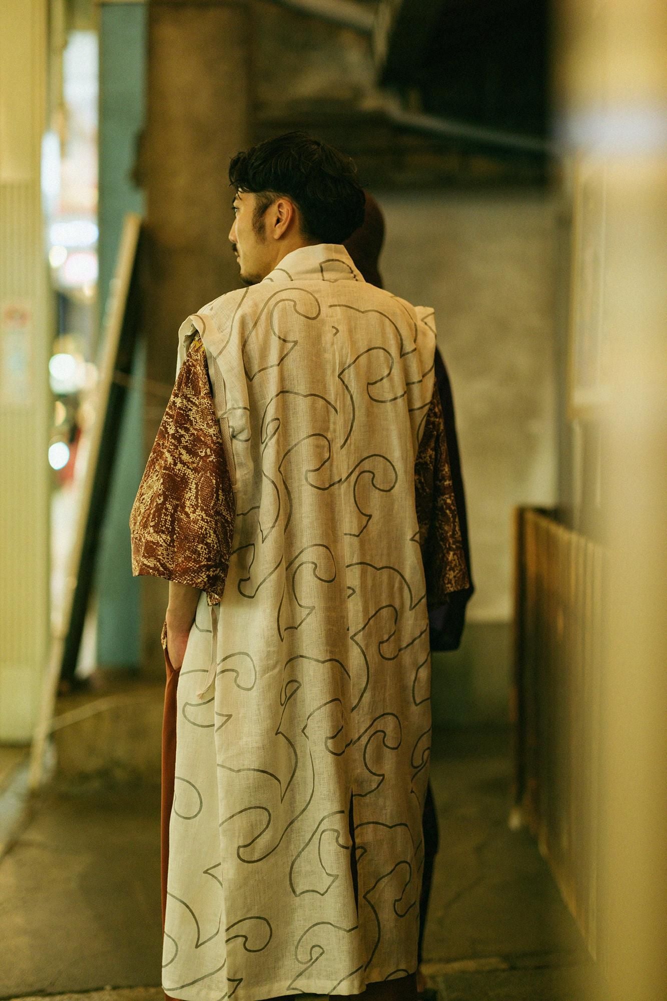 Jinbaori Shoulder Tuck Long / White Many Waves