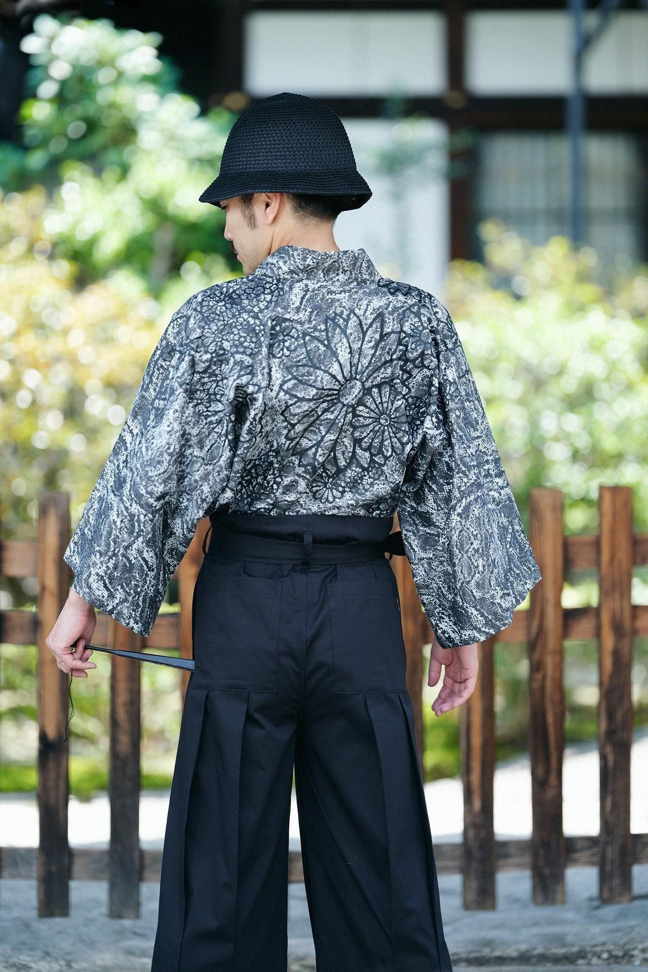 Satin Weave Fubi Shirt Pattern on Collar / Gold Damask Light Ink Grey