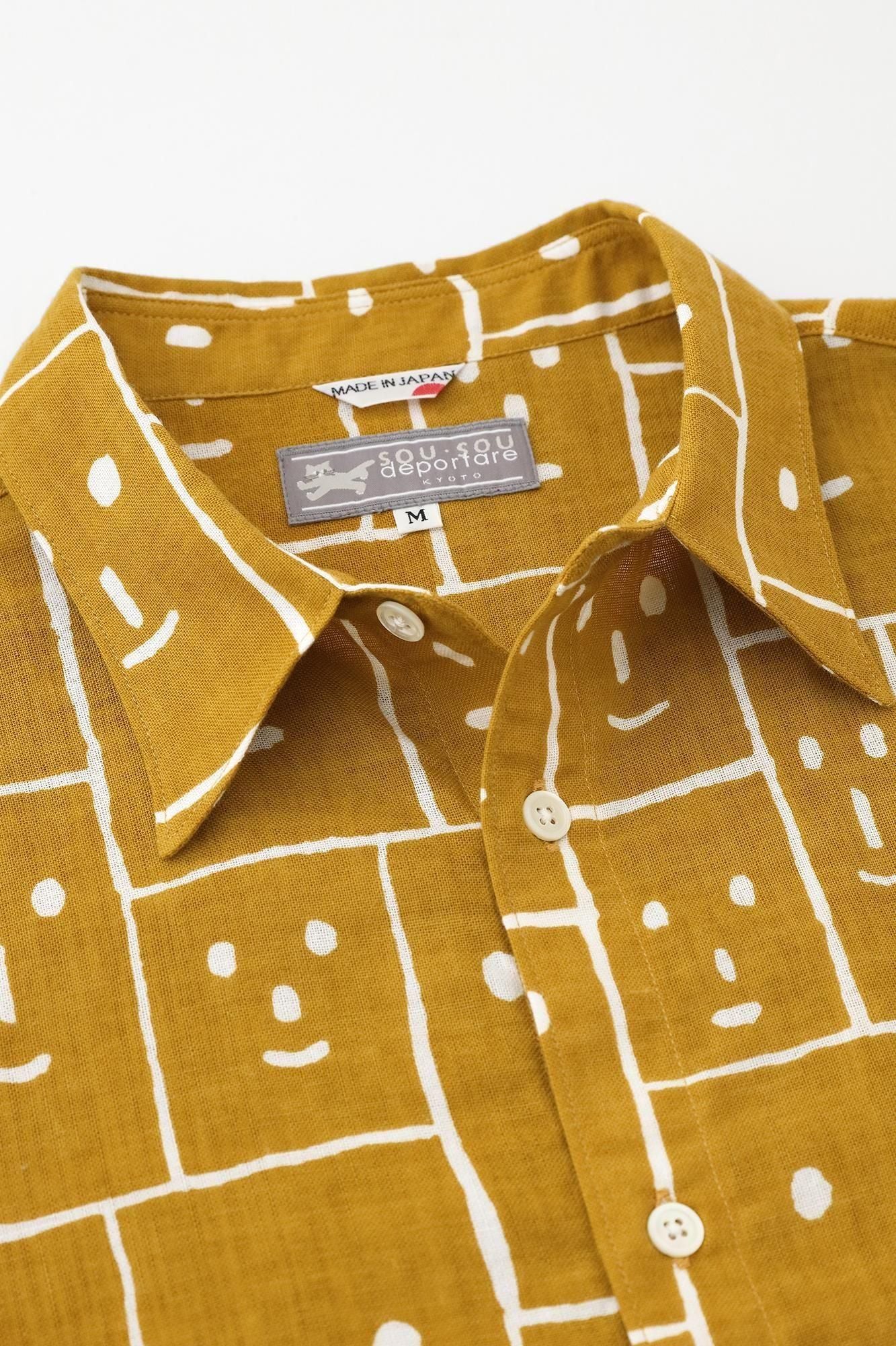 【net limited】Isemomen Cotton Bun / Short Sleeve Shirt Smile Faces Mustard Color