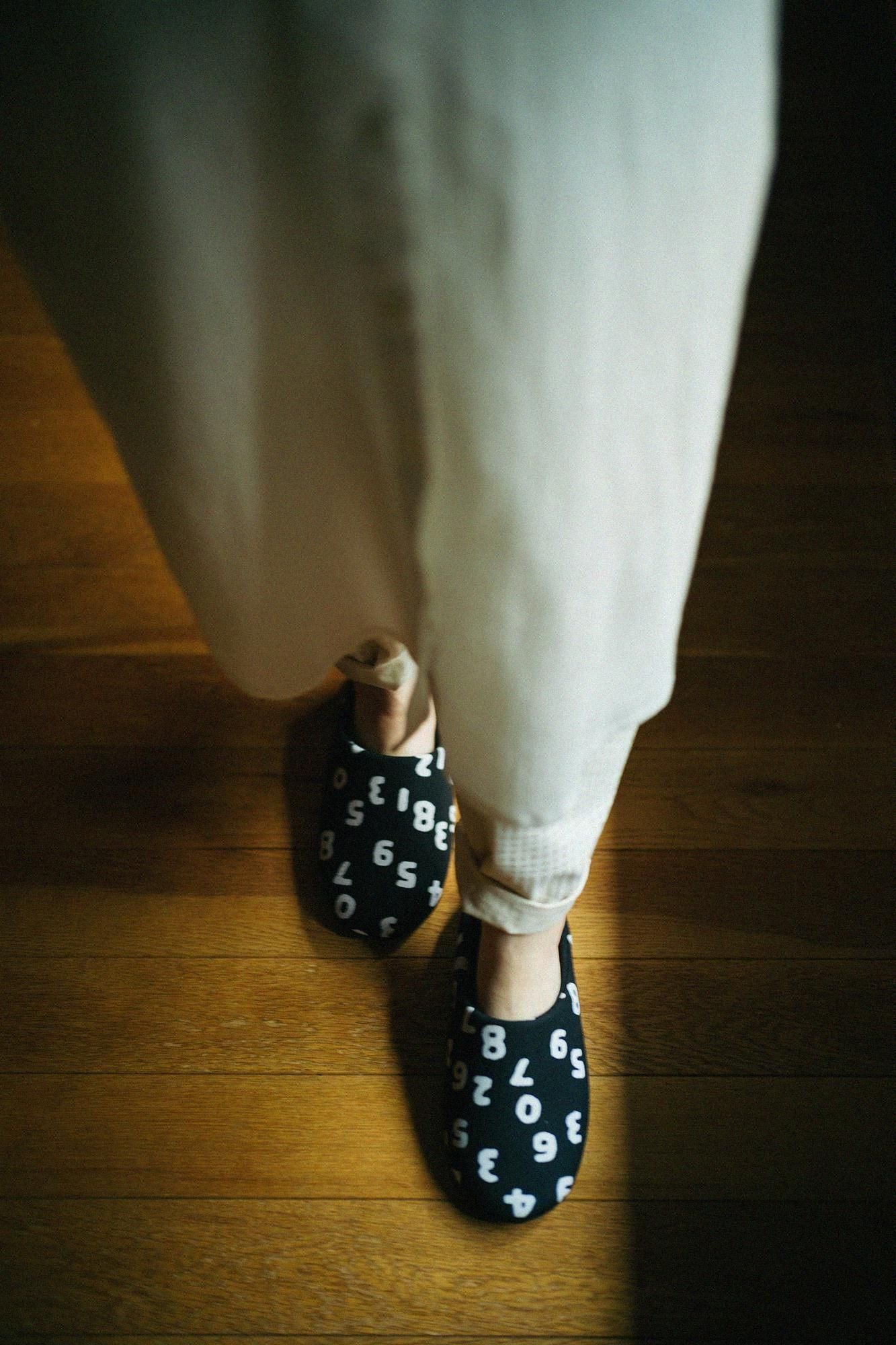 圖案紋樣室內拖鞋／SO-SU-U十數 昆 黑色