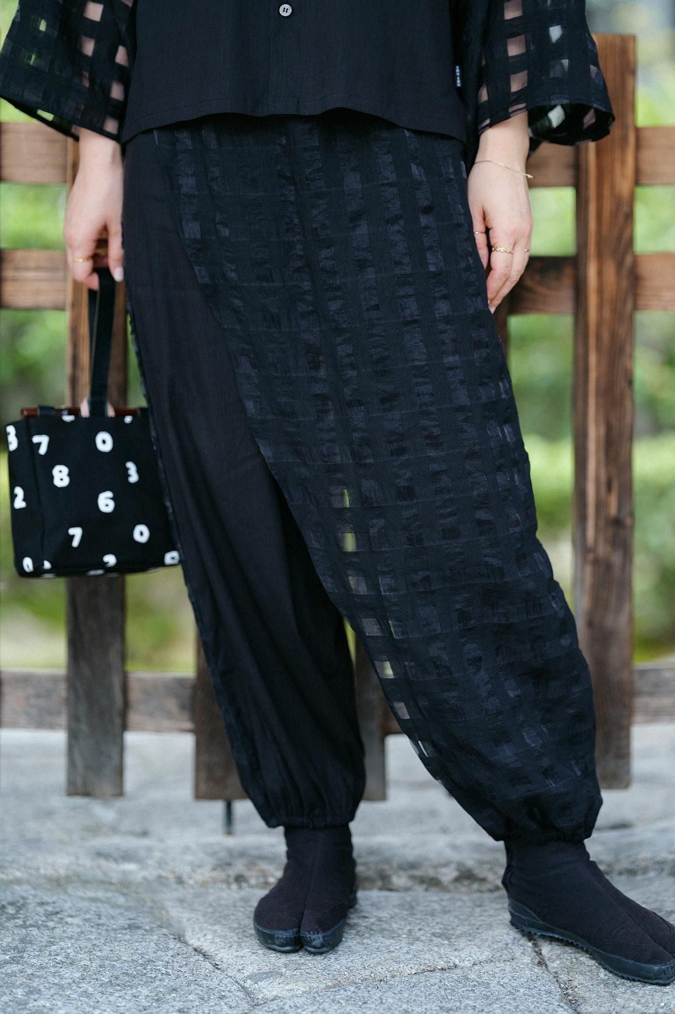 【Online】Linen-Rayon Blend × Hollow Out Lattice Weave Wrap Harem Pants / Black