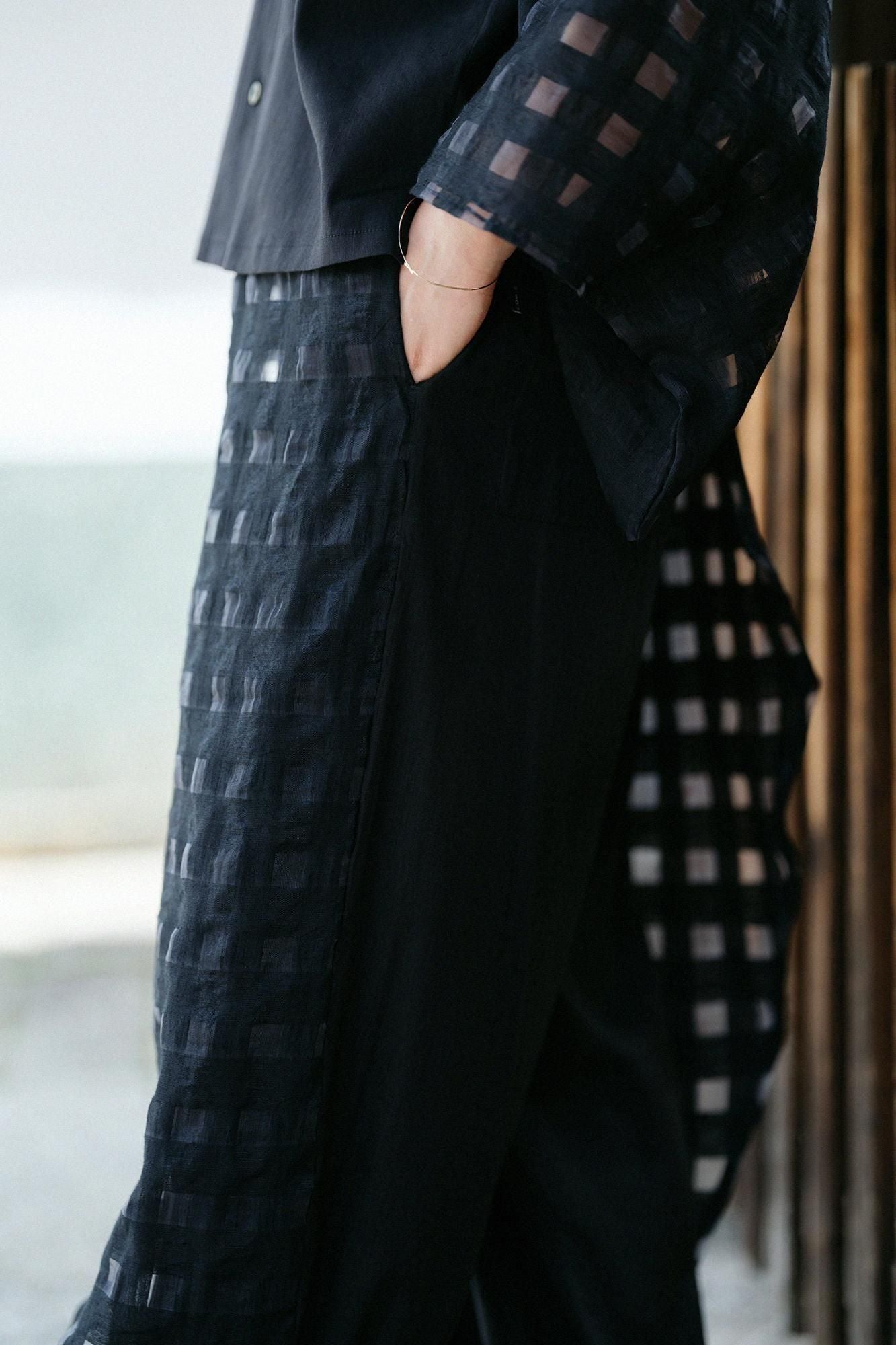 【Online】Linen-Rayon Blend × Hollow Out Lattice Weave Wrap Harem Pants / Black