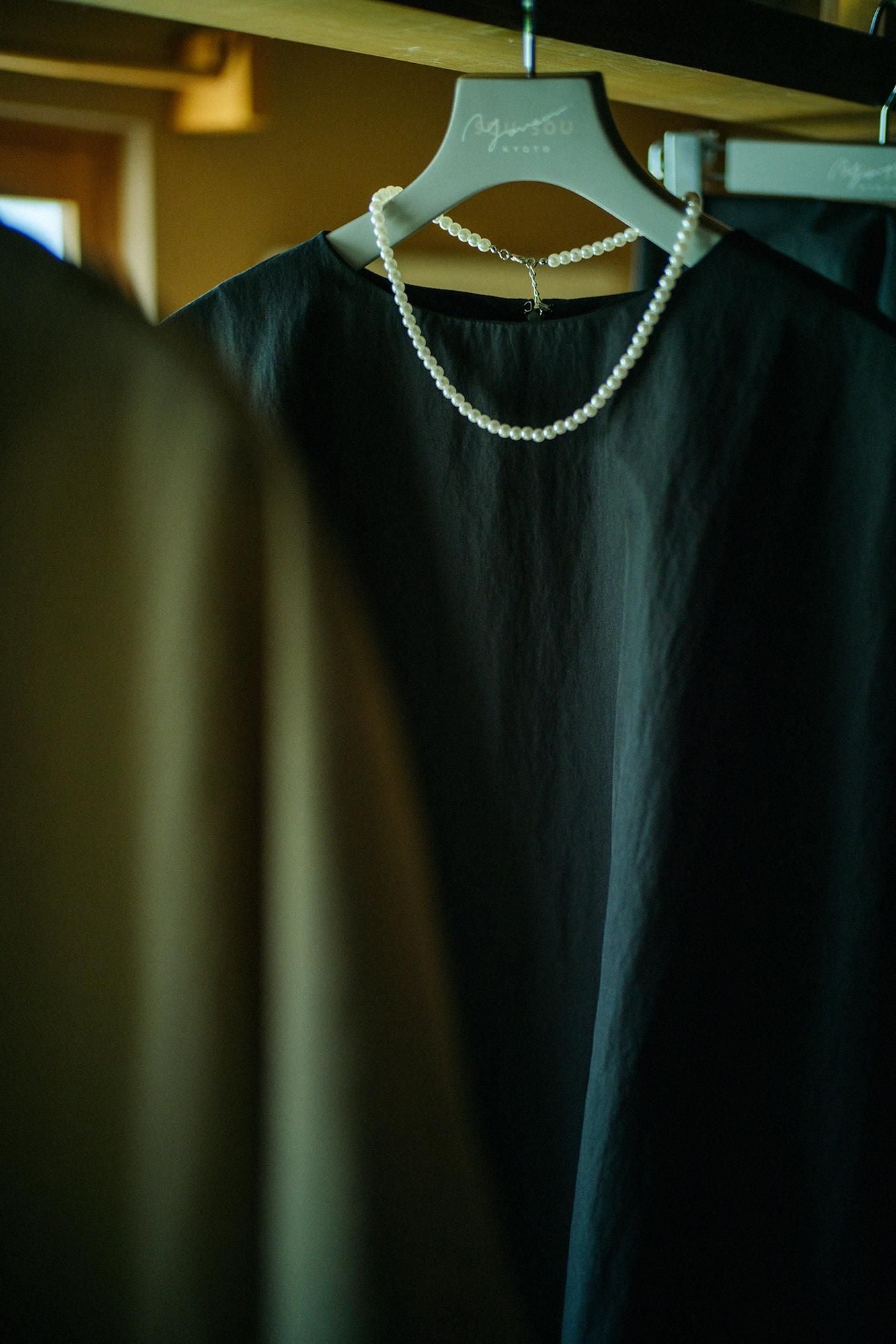 Baumwoll-Nylon-Dolman-Ärmel-Largo-Tunika/Schwarz