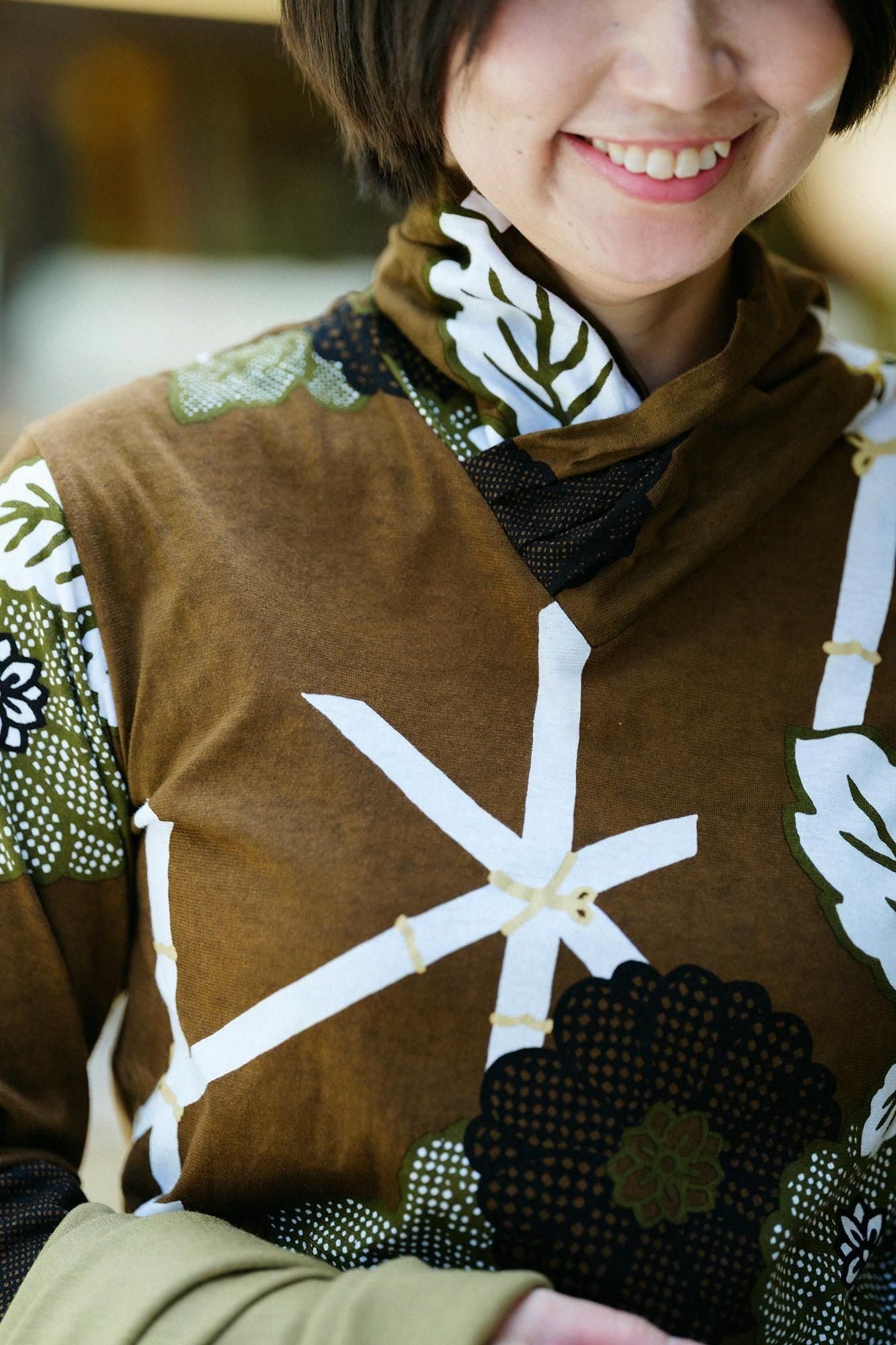 衿巻ジバン／籬菊模様（まがきぎくもよう)  写し(うつし)  憲法色（けんぽういろ）