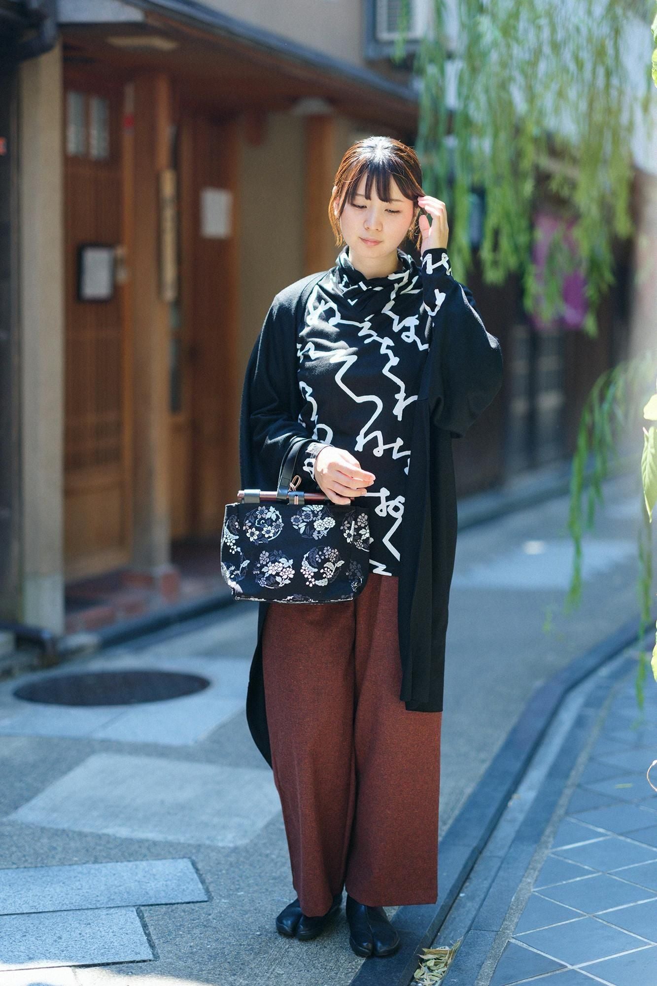 衿巻ジバン／文（ふみ） 濡羽色（ぬればいろ）