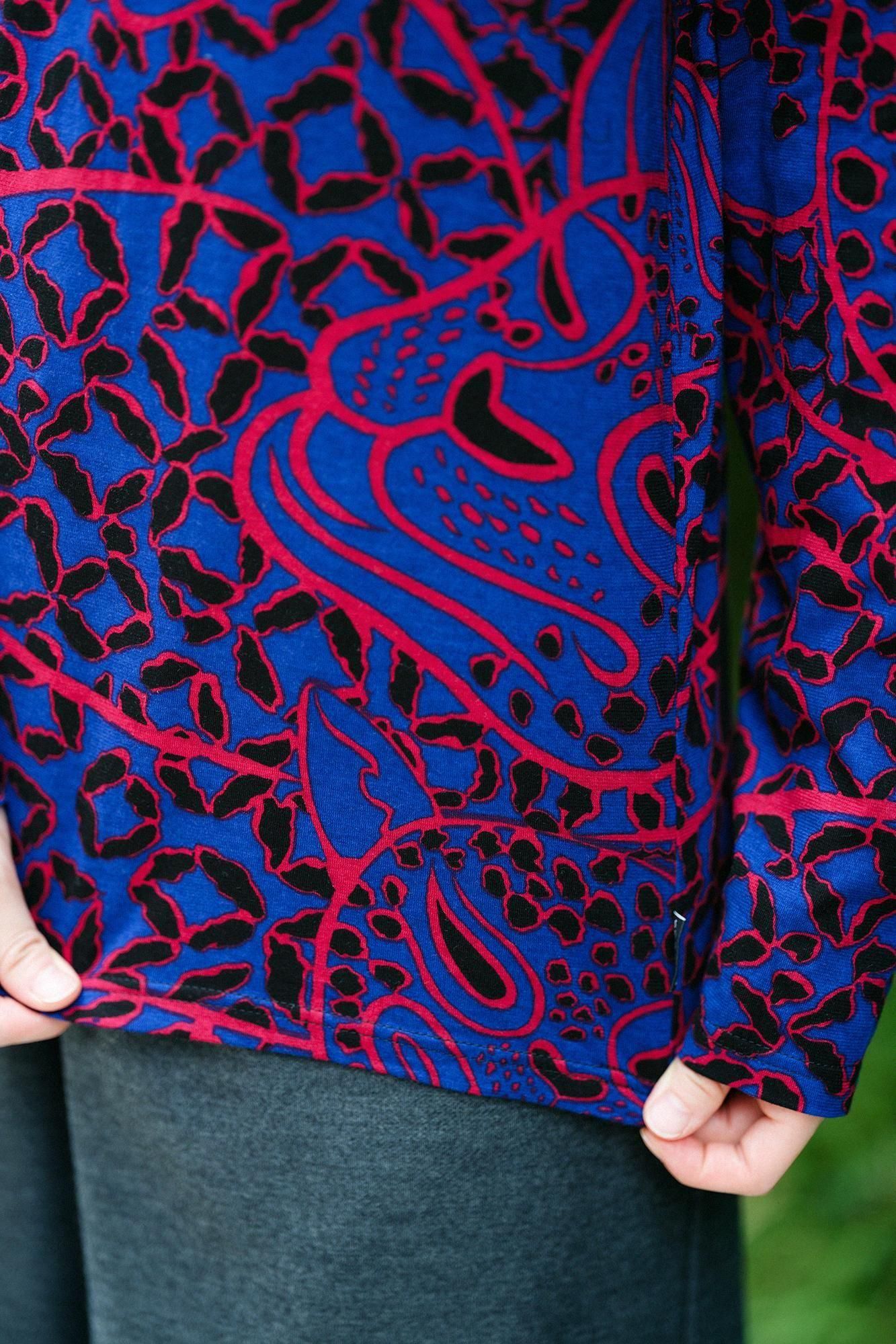 衿巻ジバン／blue red jaguars